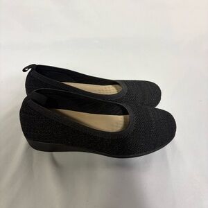 Propét Black Slip-On Comfort Walking Shoes Women’s Size 10.5